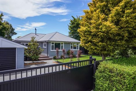 Photo of property in 98 Hamilton Avenue, Ilam, Christchurch, 8041