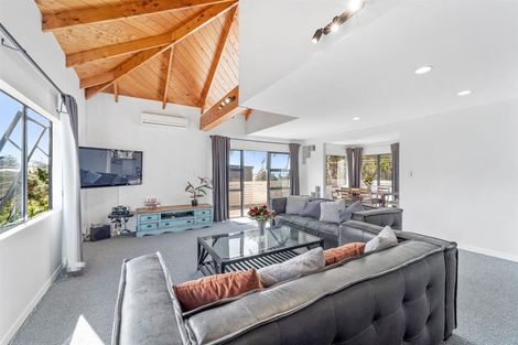 Photo of property in 11 Mizpah Road, Waiake, Auckland, 0630