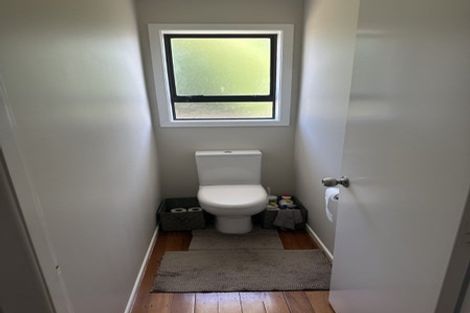 Photo of property in 5 Edgerton Road, Te Atatu Peninsula, Auckland, 0610