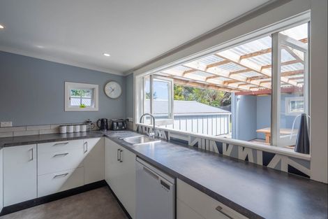 Photo of property in 16 Kaka Road, Raumati Beach, Paraparaumu, 5032