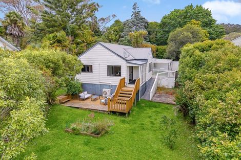 Photo of property in 28 Grassmere Road, Henderson Valley, Auckland, 0612