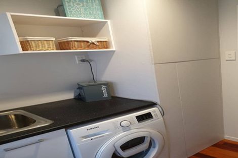 Photo of property in 33 Vodanovich Road, Te Atatu South, Auckland, 0610