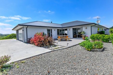 Photo of property in 254 Puketapu Road, Taradale, Napier, 4183