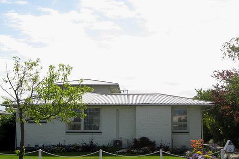 Photo of property in 10 Clipper Place, Redwood, Christchurch, 8051