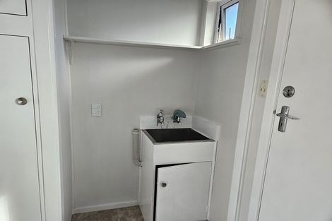 Photo of property in 1/170 Ruahine Street, Roslyn, Palmerston North, 4414