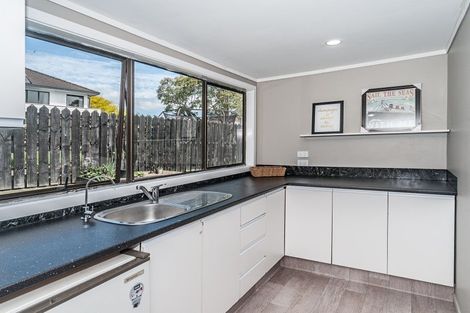 Photo of property in 10 Marendellas Drive, Bucklands Beach, Auckland, 2014