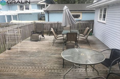 Photo of property in 5 Murray Road, Te Atatu Peninsula, Auckland, 0610