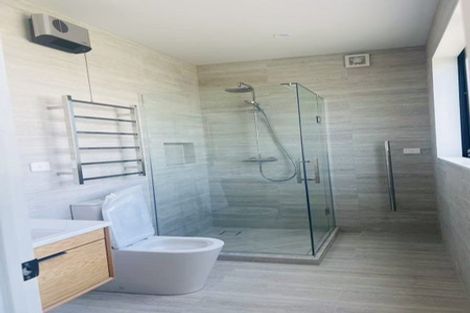 Photo of property in 33 Kotuitui Drive, Wainui, Silverdale, 0992