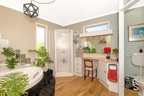 Photo of property in 75 Anzac Street, Gisborne, 4010