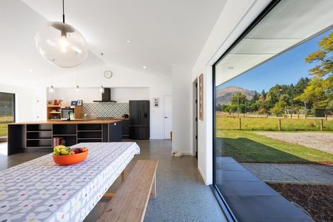 Photo of property in 14 Carlisle Street, Athol, 9793