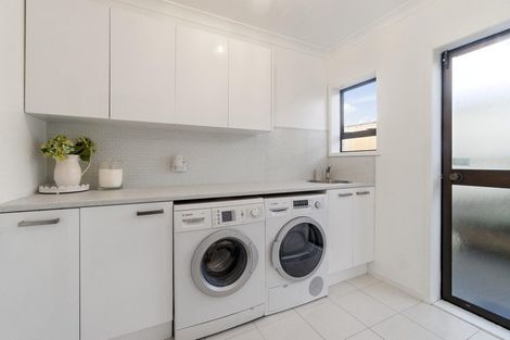 Photo of property in 15 White Heron Drive, Massey, Auckland, 0614