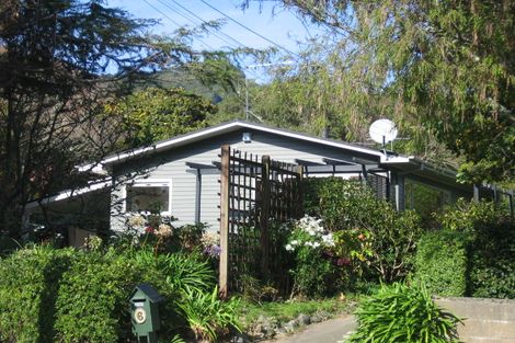 Photo of property in 8 Manuka Street, Stokes Valley, Lower Hutt, 5019