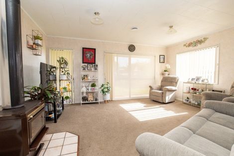 Photo of property in 5 Parfitt Place, Ngatea, 3503