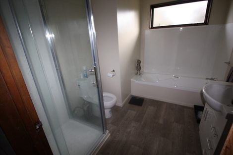 Photo of property in 6 Adams Place, Kelvin Grove, Palmerston North, 4414