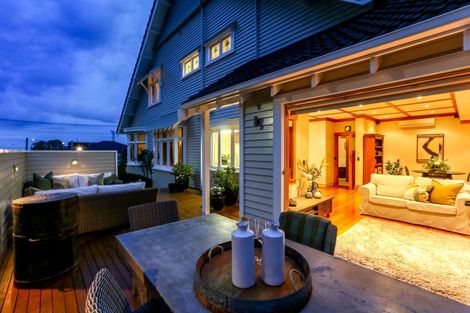 Photo of property in 83 Brougham Street, New Plymouth, 4310