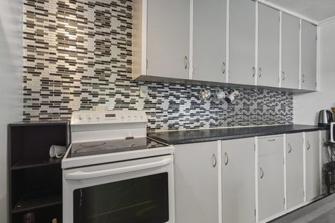 Photo of property in 8 Helensbrook Road, Milton, 9220