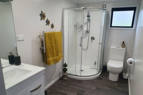 Photo of property in 60 Kawakawa-orere Road, Kawakawa Bay, Papakura, 2585