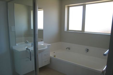 Photo of property in 8 Dunsford Close, Halswell, Christchurch, 8025