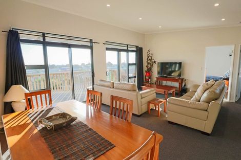 Photo of property in 6 Arataki Grove, Waitarere Beach, Levin, 5510