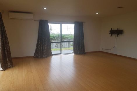 Photo of property in 79a Stanley Road, Glenfield, Auckland, 0629