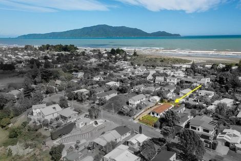 Photo of property in 11 Atua Street, Waikanae Beach, Waikanae, 5036