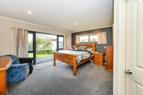Photo of property in 54 Roberts Line, Kelvin Grove, Palmerston North, 4414