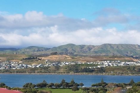 Photo of property in 17 Mawhare Street, Titahi Bay, Porirua, 5022