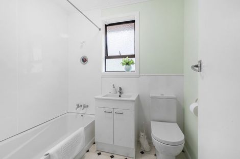 Photo of property in 13 Freeling Street, Island Bay, Wellington, 6023