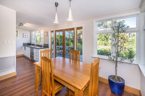 Photo of property in 92 Martin Avenue, Beckenham, Christchurch, 8023
