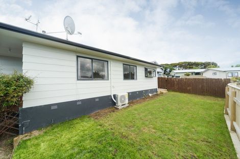 Photo of property in 17 Dahlstrom Grove, Kelvin Grove, Palmerston North, 4414