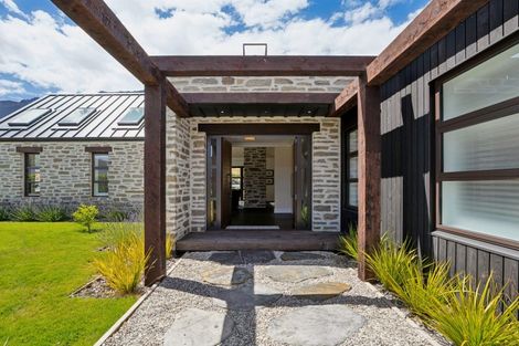 Photo of property in 40 Cunninghams Drive, Jacks Point, Queenstown, 9371