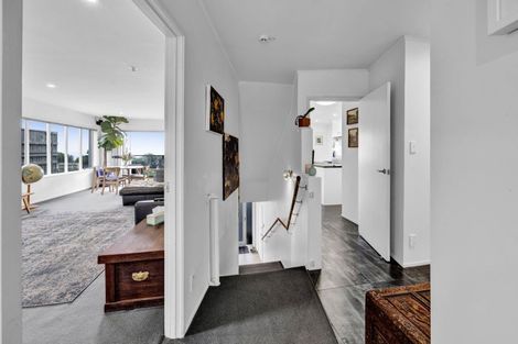 Photo of property in 36 Octavius Place, New Plymouth, 4312