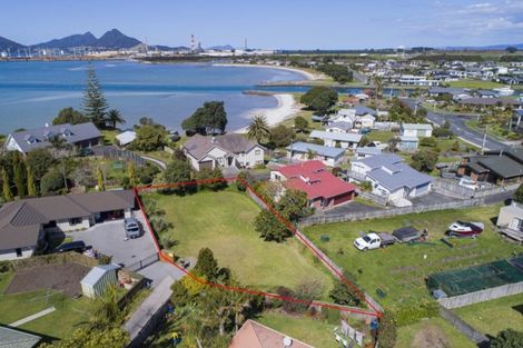 Photo of property in 16 Paradise Point Place, One Tree Point, 0118