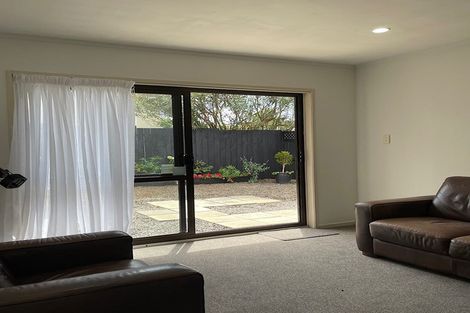 Photo of property in 1/636 Mount Wellington Highway, Mount Wellington, Auckland, 1062