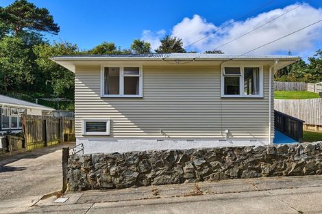Photo of property in 198 Sievers Grove, Cannons Creek, Porirua, 5024