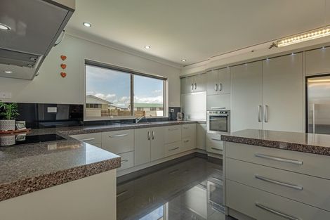 Photo of property in 28 Thomas Place, Foxton Beach, Foxton, 4815