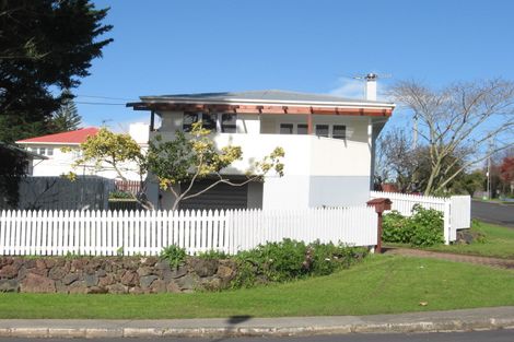 Photo of property in 43 Orams Road, Hillpark, Auckland, 2102