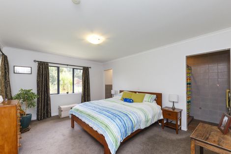Photo of property in 57 Waicola Drive, Fitzherbert, Palmerston North, 4471