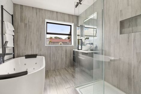 Photo of property in 24 Asbury Crescent, Campbells Bay, Auckland, 0630