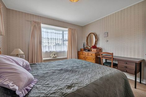 Photo of property in 11 Te Ngaere Place, Merrilands, New Plymouth, 4312