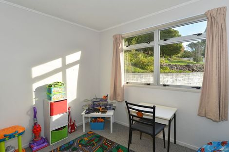 Photo of property in 13 Willow Place, Horahora, Whangarei, 0110