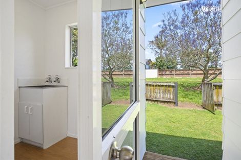 Photo of property in 24 Taihiki Road, Clarks Beach, 2122