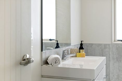 Photo of property in 208 Ballintoy Park Drive, Welcome Bay, Tauranga, 3175