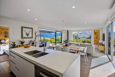 Photo of property in 3 Caithness Court, Jacks Point, Queenstown, 9371