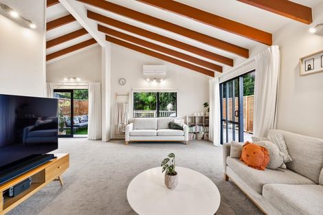 Photo of property in 25 Broadfield Street, Massey, Auckland, 0614