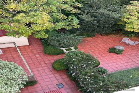 Photo of property in Chevening Flats, 90 Salamanca Road, Kelburn, Wellington, 6012