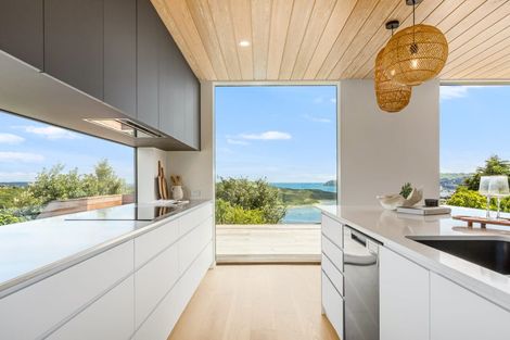 Photo of property in 11 Lauderdale Road, Papakowhai, Porirua, 5024