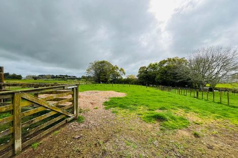 Photo of property in 233 Waihoehoe Road, Drury, 2577