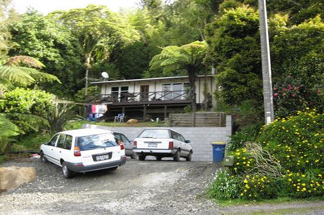 Photo of property in 894 West Coast Road, Waiatarua, Auckland, 0604