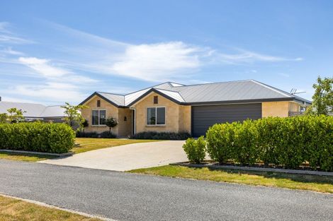 Photo of property in 4 Loe Place, Amberley, 7410